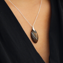 Load image into Gallery viewer, Oval wooden necklace with silver sterling